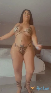 1593621