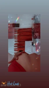 7748925