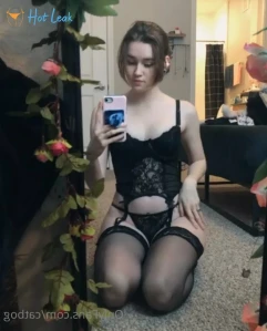 7607886