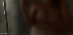 1602761