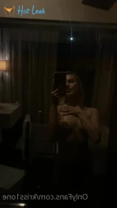 1605993