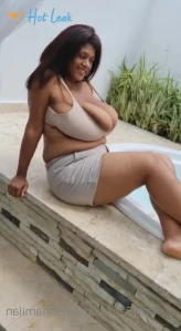 1606910