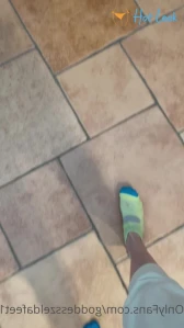 7585716