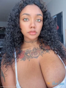 7571099