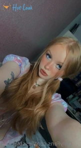7372853
