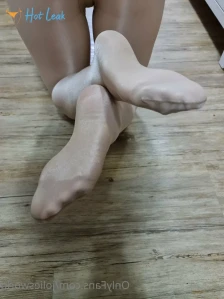 7045713