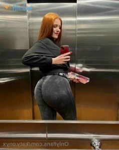10489945