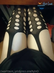 7373297