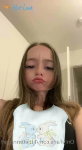 7589237