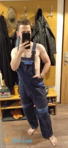 7307698