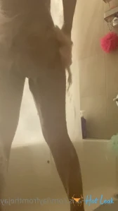 1619930