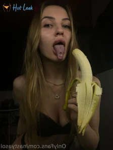 10461694