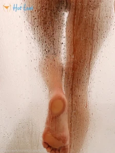 6992600
