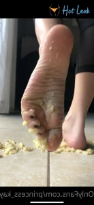 7165693
