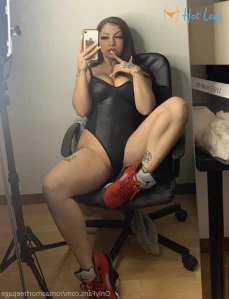 10076874