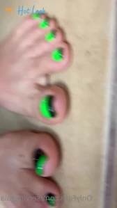 6917806