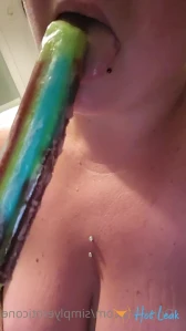 6895327