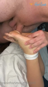 6884686