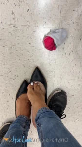 6883915