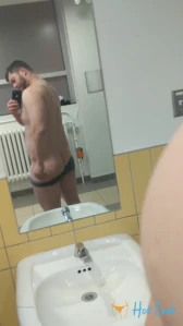 6737832