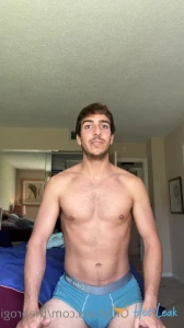 6736538