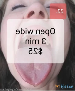 6771933