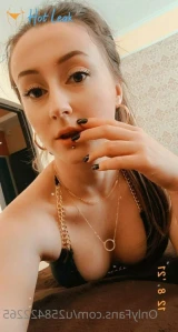 6527402