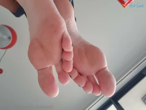 6889657