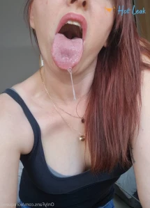 6887996