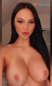 1631438