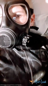 9825729