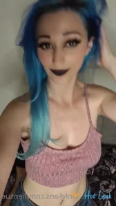 8100957