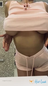 1633405