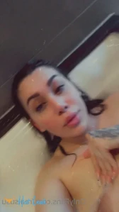 7989163