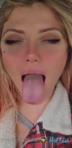 7943624