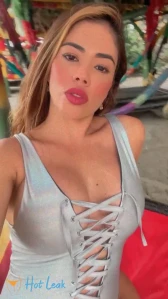 1640617