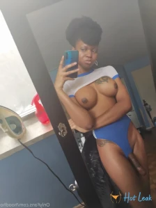 10402933