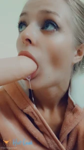 8773923