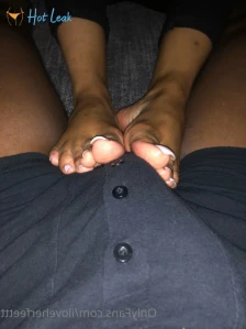 8587729