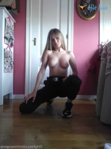 9895636