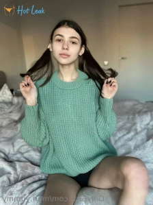 8596122