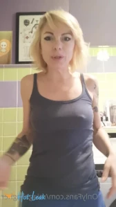10258120