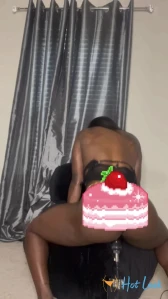 10244589