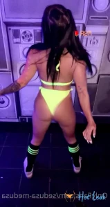 10174318