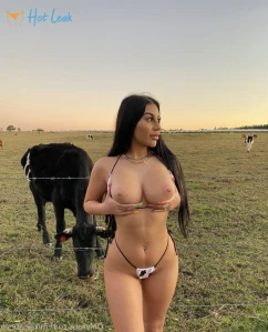 796743