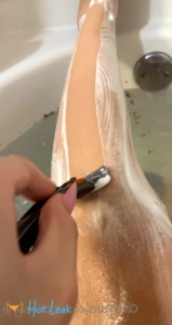 10093267