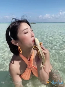 1653898