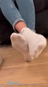 10886823