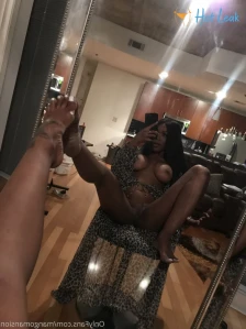 852924