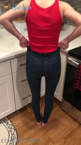 10810568